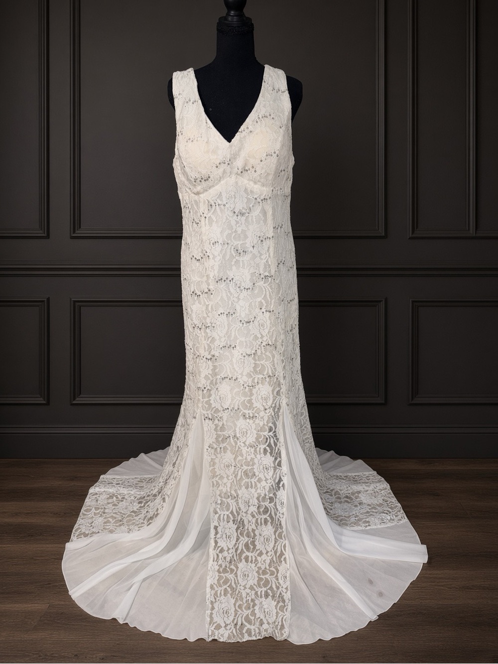 May Queen Couture Ivory Lace Mermaid Gown Size 14